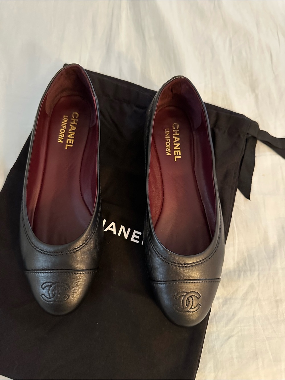 CHANEL uniform Black Leather Ballet Flats - Classic CC Logo